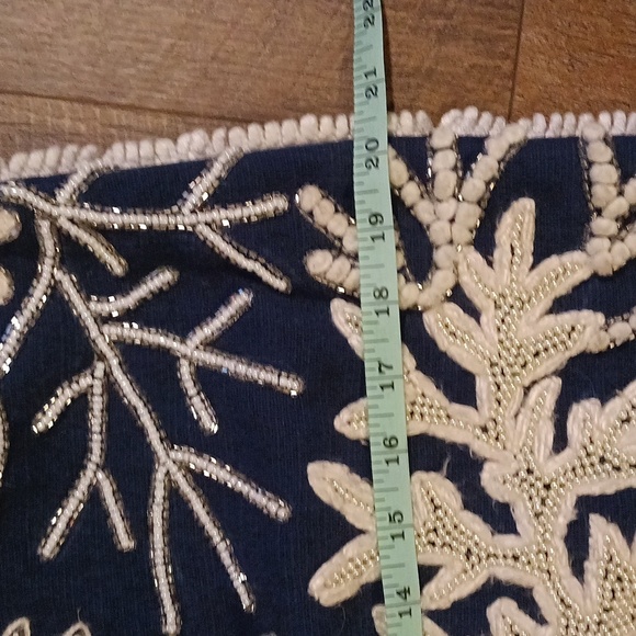 Christmas pillow cover navy blue with white coral sequins 🎄🌴 - Picture 6 of 9